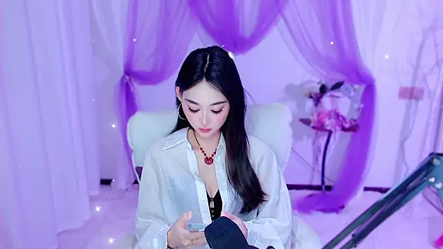 Snapshot of Tili_Lucky chatting on 05.17.26 Tili Lucky online show from 05.17.26