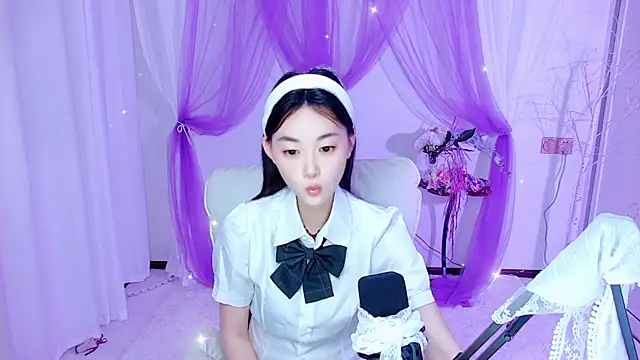 Snapshot of Tili_Lucky chatting on 06.11.26 Tili Lucky online show from 06.11.26