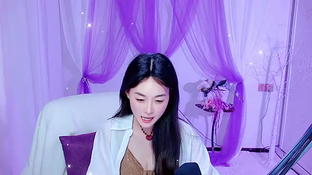 Snapshot of Tili_Lucky chatting on 06.14.26 Tili Lucky online show from 06.14.26