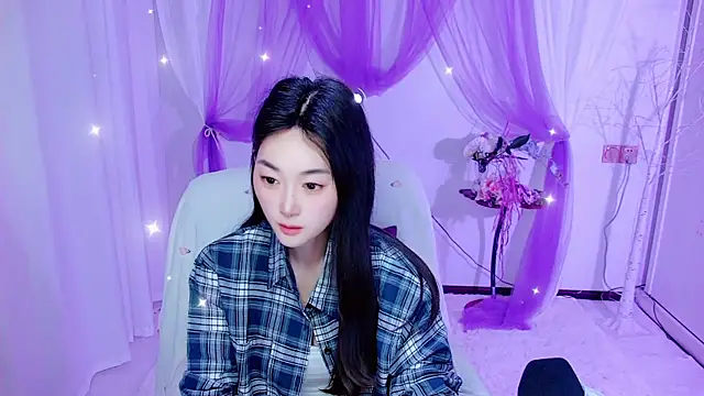 Snapshot of Tili_Lucky chatting on 06.17.26 Tili Lucky online show from 06.17.26