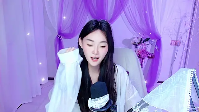 Snapshot of Tili_Lucky chatting on 06.30.26 Tili Lucky online show from 06.30.26