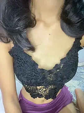 Snapshot of Honey_be_ chatting on 06.18.26 Honey be online show from 06.18.26