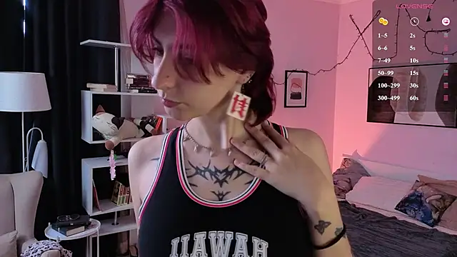 Snapshot of Cruela_Bena chatting on 06.28.26 Cruela Bena online show from 06.28.26