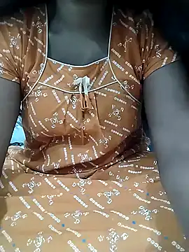 Snapshot of silksmitha- chatting on 05.06.26 silksmitha- online show from 05.06.26