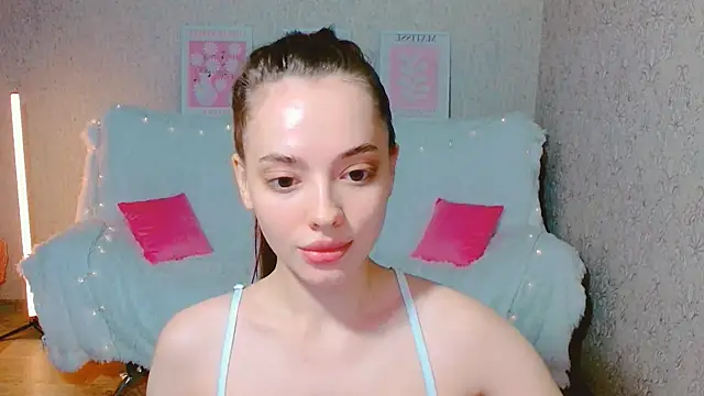 Snapshot of SiennaMia chatting on 06.06.26 SiennaMia online show from 06.06.26