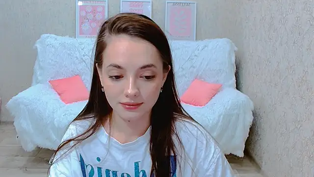 Snapshot of SiennaMia chatting on 06.13.26 SiennaMia online show from 06.13.26