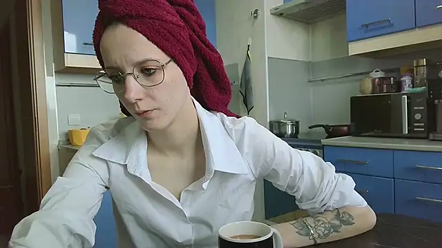 Snapshot of Lucy_Crystal chatting on 05.16.26 Lucy Crystal online show from 05.16.26
