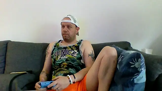 Snapshot of Andromede93 chatting on 05.19.26 Andromede93 online show from 05.19.26