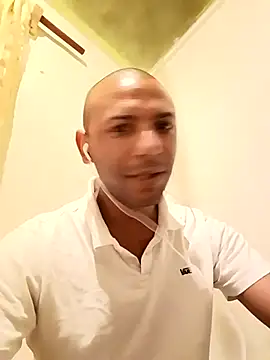 Snapshot of Camodick chatting on 02.16.25 Camodick online show from 02.16.25