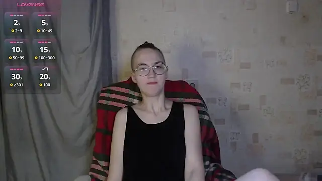 Alessa Kiss online show from 06.20.26