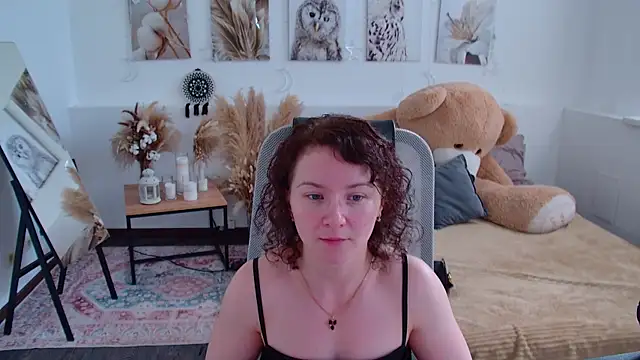Snapshot of AureliaGleam chatting on 06.15.26 AureliaGleam online show from 06.15.26