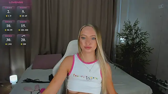 Snapshot of zabavva chatting on 07.03.26 zabavva online show from 07.03.26