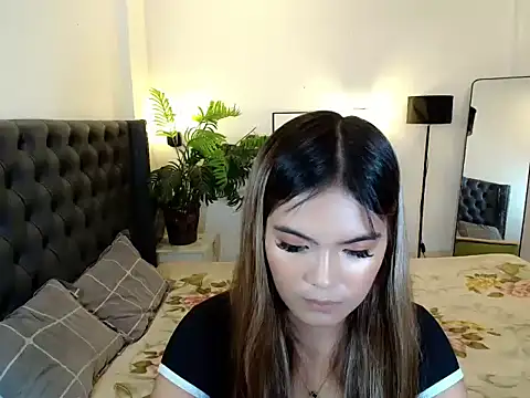 Snapshot of morenapinaygirl chatting on 05.11.26 morenapinaygirl online show from 05.11.26