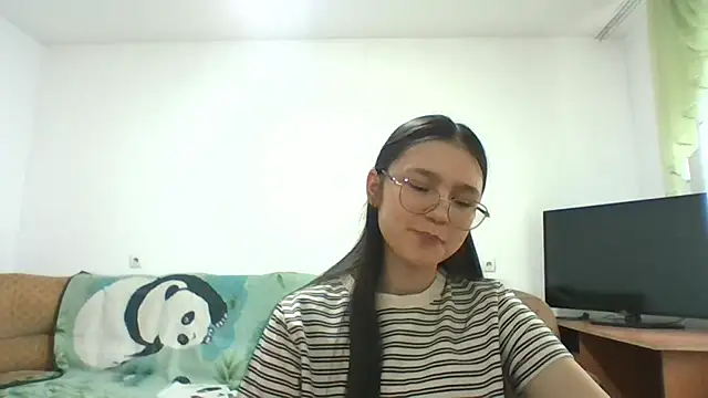 Snapshot of MalindaPerrino chatting on 05.11.26 MalindaPerrino online show from 05.11.26