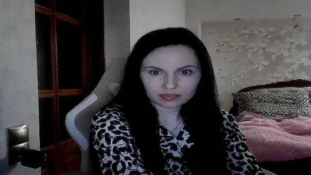 Snapshot of viktoria11x chatting on 05.17.26 viktoria11x online show from 05.17.26