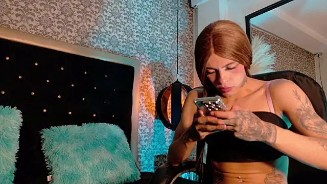 KarolFoxxi   online show from 06.05.26