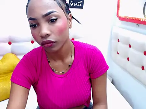 Snapshot of whitneynaugthyxxxx chatting on 06.12.26 whitneynaugthyxxxx online show from 06.12.26