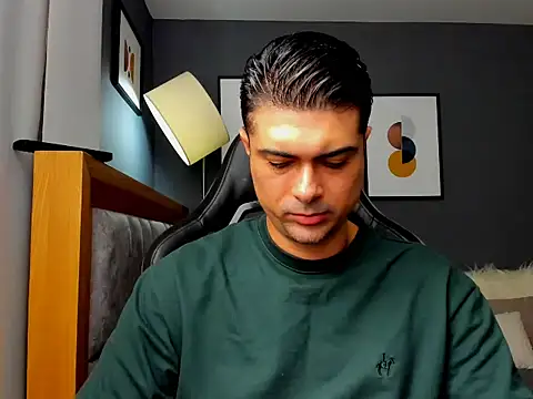 Snapshot of ZEI-001 chatting on 06.01.26 ZEI-001 online show from 06.01.26