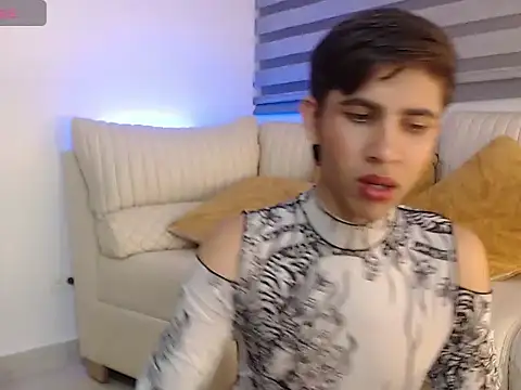 Snapshot of joshua_saenz_ chatting on 07.04.26 joshua saenz online show from 07.04.26
