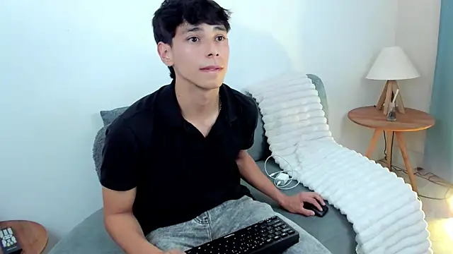 Snapshot of jacob_colliins chatting on 06.01.26 jacob colliins online show from 06.01.26