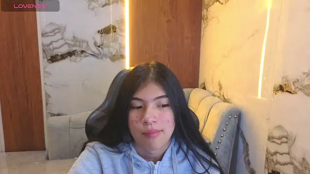 Snapshot of alesia_v_v chatting on 07.29.26 alesia v v online show from 07.29.26