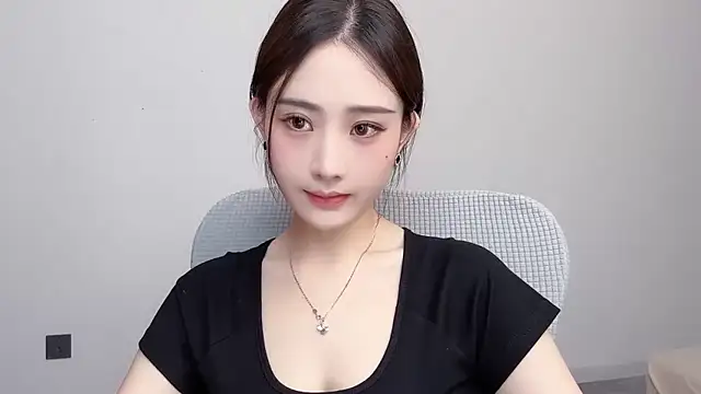  222Mia online show from 06.14.26