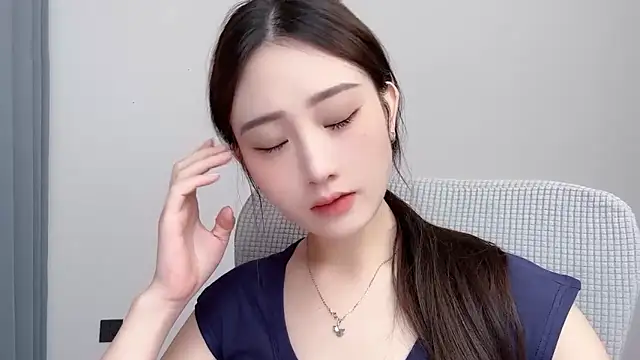  222Mia online show from 06.20.26