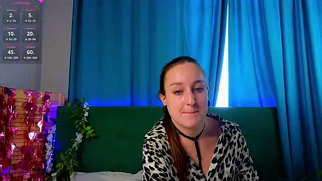 Snapshot of SandraWarren chatting on 06.03.26 SandraWarren online show from 06.03.26