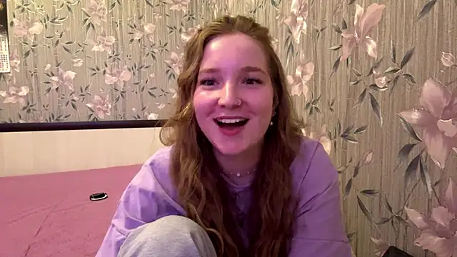 Snapshot of OksiDarling chatting on 05.10.26 OksiDarling online show from 05.10.26