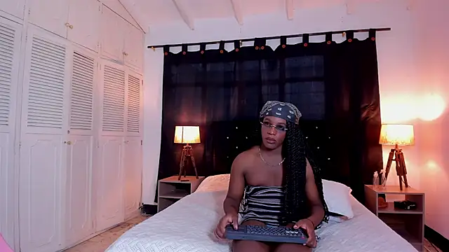 Snapshot of YasiryCoper chatting on 06.14.26 YasiryCoper online show from 06.14.26