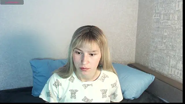 Snapshot of polly_holyy chatting on 05.18.26 polly holyy online show from 05.18.26