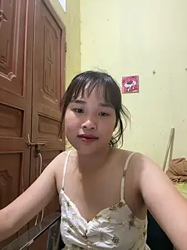 Snapshot of Lili_019 chatting on 05.13.26 Lili 019 online show from 05.13.26