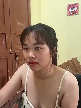 Snapshot of Lili_019 chatting on 05.18.26 Lili 019 online show from 05.18.26