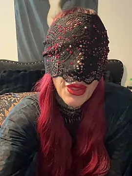 Snapshot of MaskedMamiXXX chatting on 05.10.26 MaskedMamiXXX online show from 05.10.26