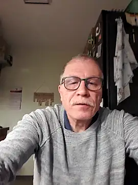 Snapshot of NextAct92 chatting on 05.12.26 NextAct92 online show from 05.12.26