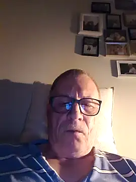 Snapshot of NextAct92 chatting on 05.17.26 NextAct92 online show from 05.17.26