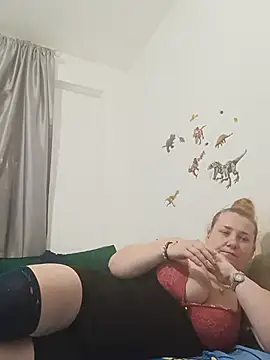 Snapshot of JuliaBestX chatting on 06.09.26 JuliaBestX online show from 06.09.26