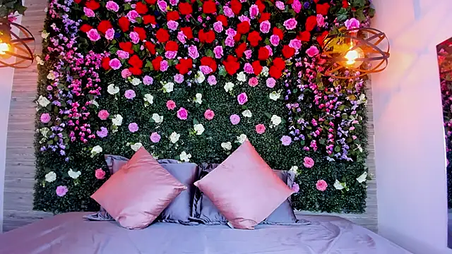 Snapshot of ViolettGracee chatting on 05.15.26 ViolettGracee online show from 05.15.26