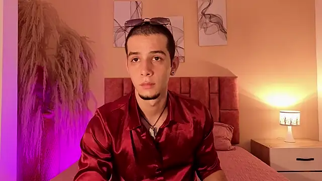 Snapshot of isaacblaze_ chatting on 05.19.26 isaacblaze online show from 05.19.26