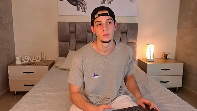 Snapshot of isaacblaze_ chatting on 05.22.26 isaacblaze online show from 05.22.26