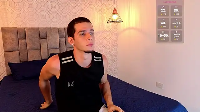 Snapshot of isaacblaze_ chatting on 06.14.26 isaacblaze online show from 06.14.26