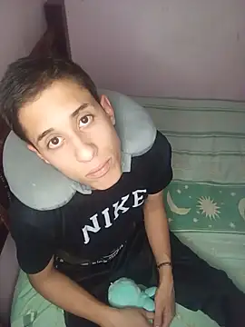 Snapshot of Nolan_Sinner chatting on 05.16.26 Nolan Sinner online show from 05.16.26