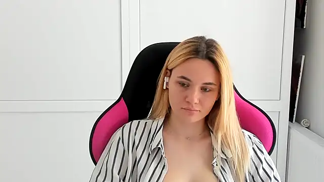 Emma starrs  online show from 06.09.26