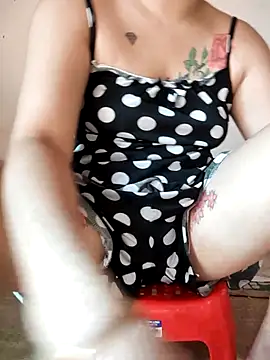 Snapshot of -Tara-a chatting on 07.18.26 -Tara-a online show from 07.18.26
