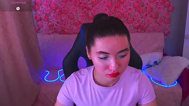 Snapshot of Lola_Leeee chatting on 05.12.26 Lola Leeee online show from 05.12.26