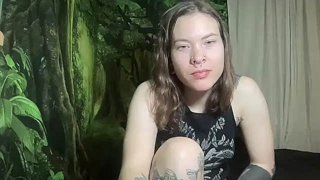 Snapshot of mo0ngoddess chatting on 01.16.25 mo0ngoddess online show from 01.16.25