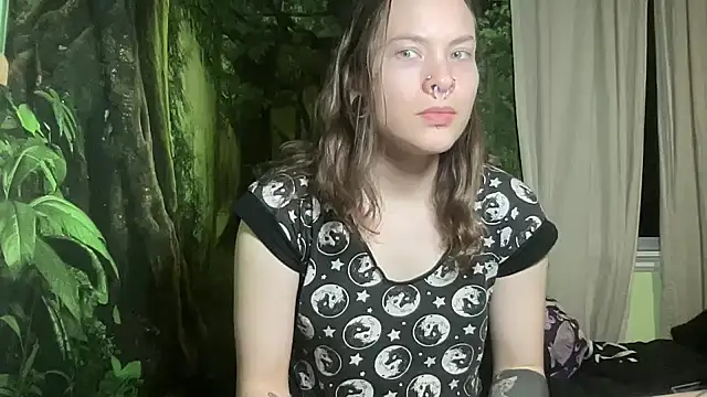 Snapshot of mo0ngoddess chatting on 01.18.25 mo0ngoddess online show from 01.18.25