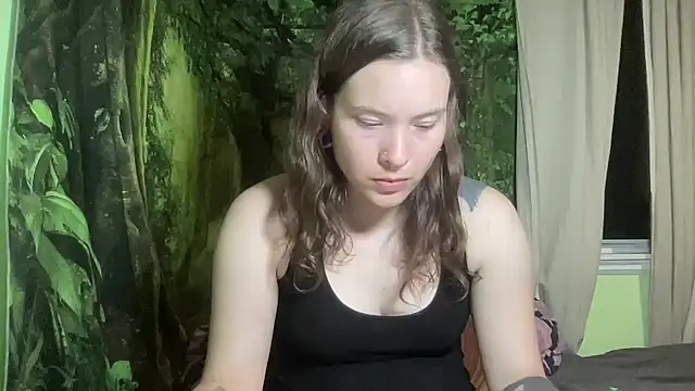 Snapshot of mo0ngoddess chatting on 09.18.25 mo0ngoddess online show from 09.18.25