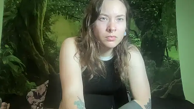 Snapshot of mo0ngoddess chatting on 04.17.26 mo0ngoddess online show from 04.17.26
