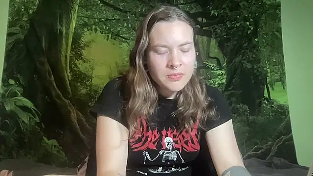 Snapshot of mo0ngoddess chatting on 04.18.26 mo0ngoddess online show from 04.18.26